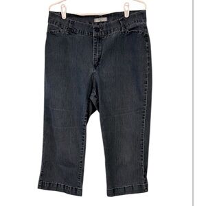 Riders By Lee Woman’s Distressed Faded Stretch Denim Peddle Pusher Capris